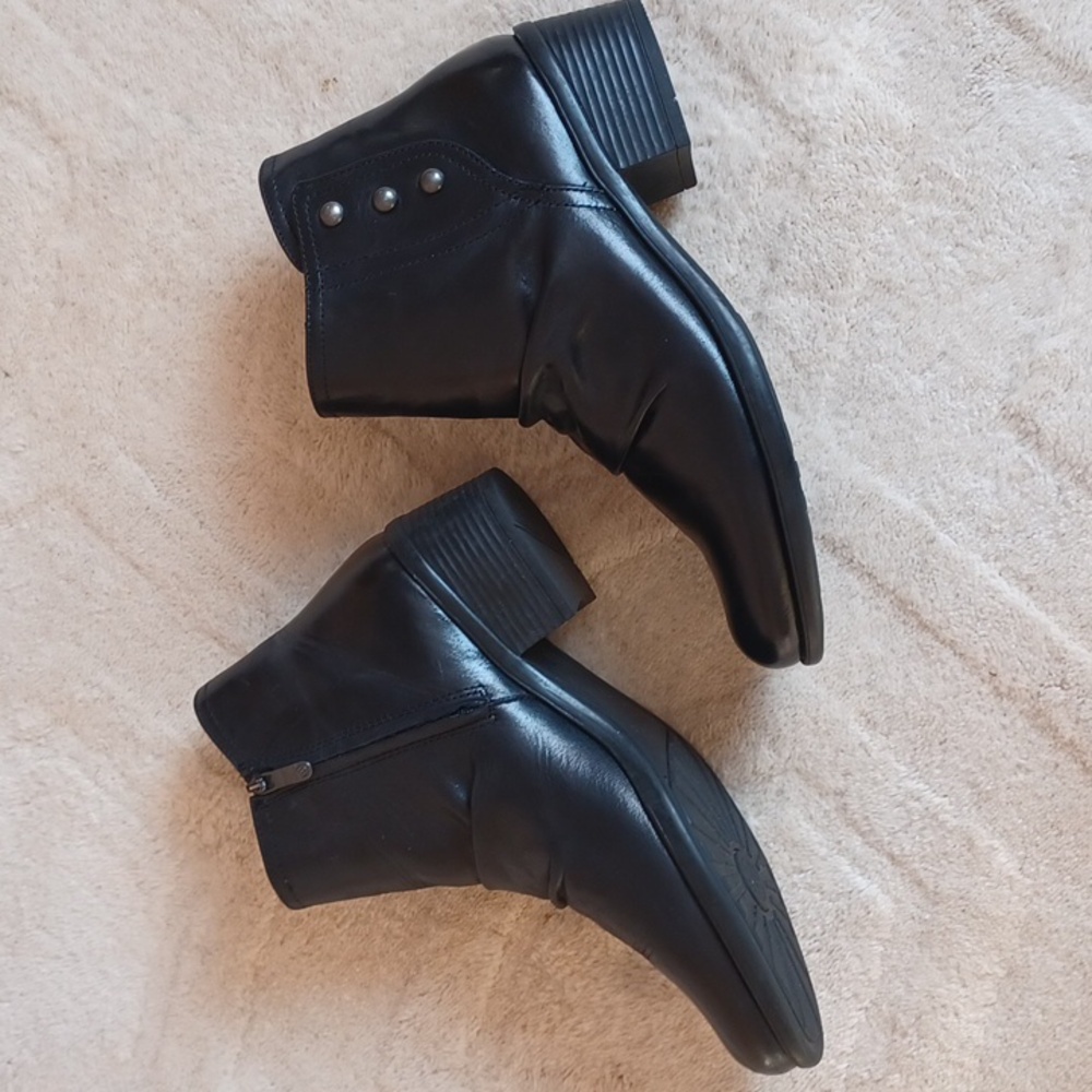 Bussola York Yona Black Leather Ankle Boots with Side Buttons and Snaps 2" Heel